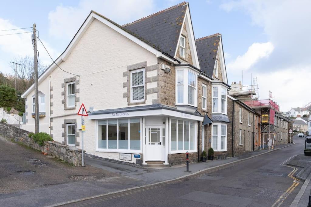 Luxury Modern Suite In Marazion With Parking Buitenkant foto