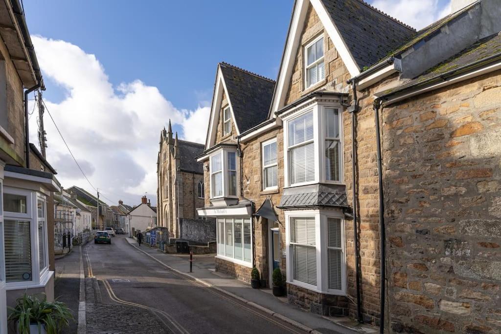 Luxury Modern Suite In Marazion With Parking Buitenkant foto