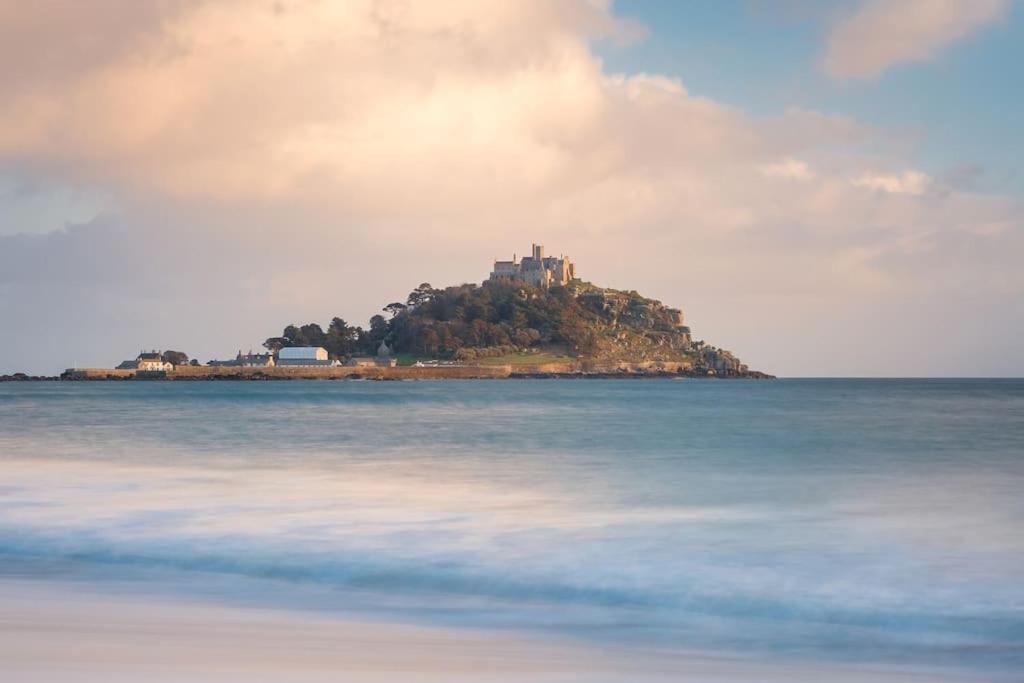 Luxury Modern Suite In Marazion With Parking Buitenkant foto